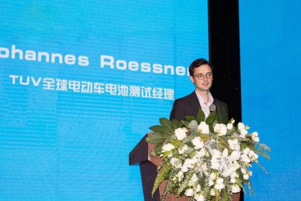 TüV南德動力電池測試部經理Johannes Roessner發表演講