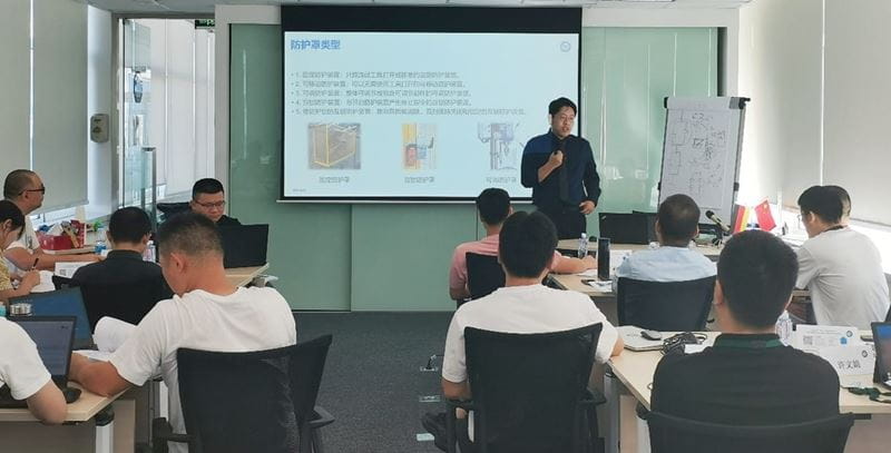 TüV南德專家授課