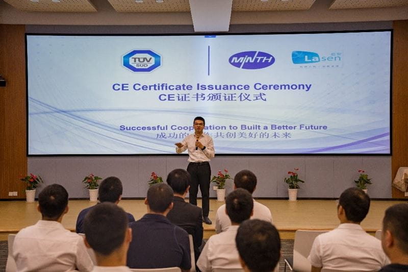 李鑫侃代表寧波藍圣發言