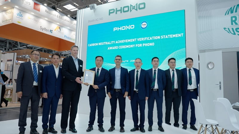 TüV南德與蘇美達輝倫雙方代表合影